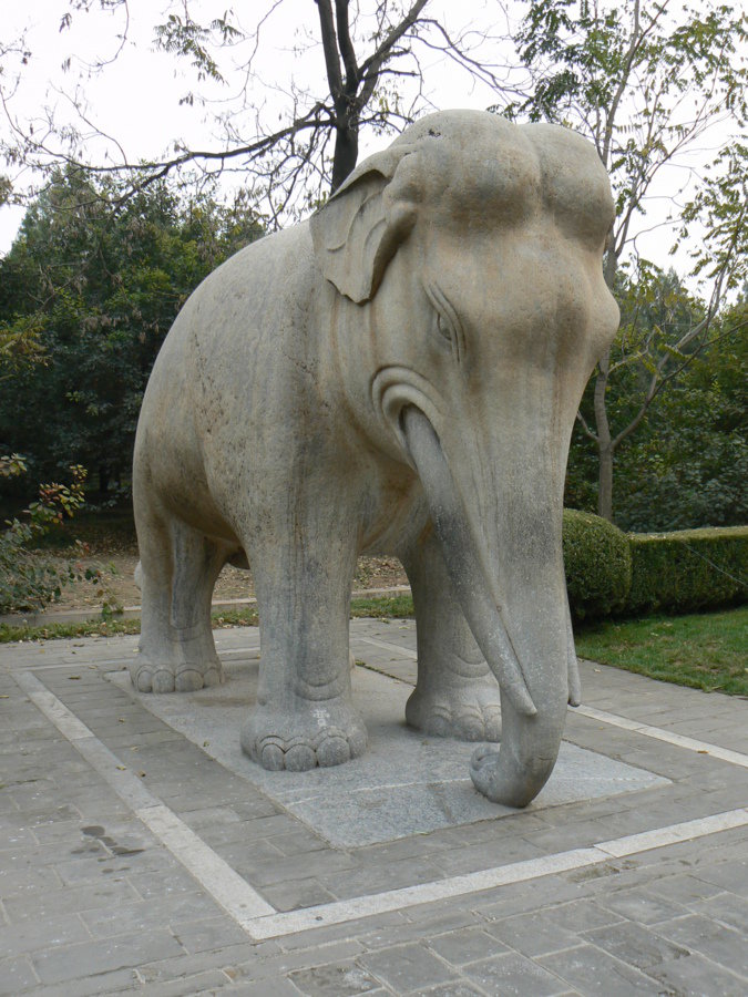 Allées des tomb....