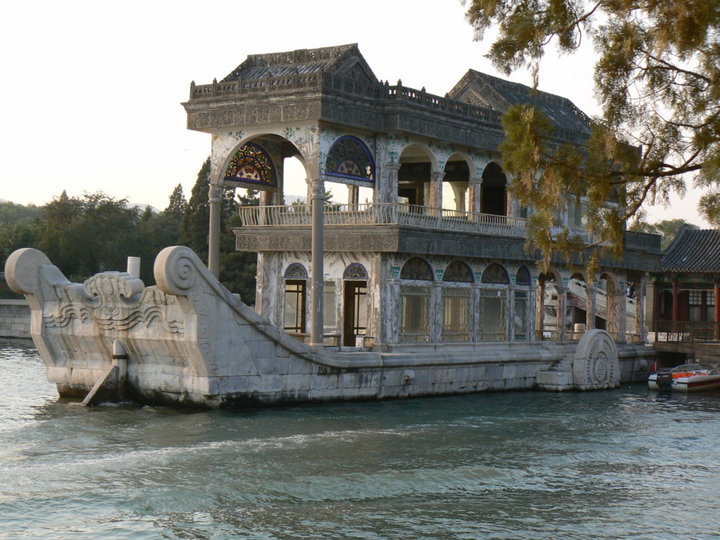 Bateau de marbre.