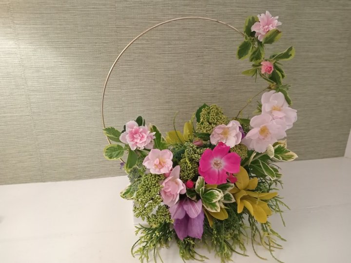 Bouquet dans un cercle dore
