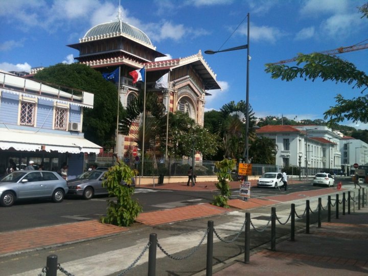 La bibliothèque de Fort de France