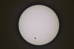 vénus devant le soleil  le 6 juin 2012